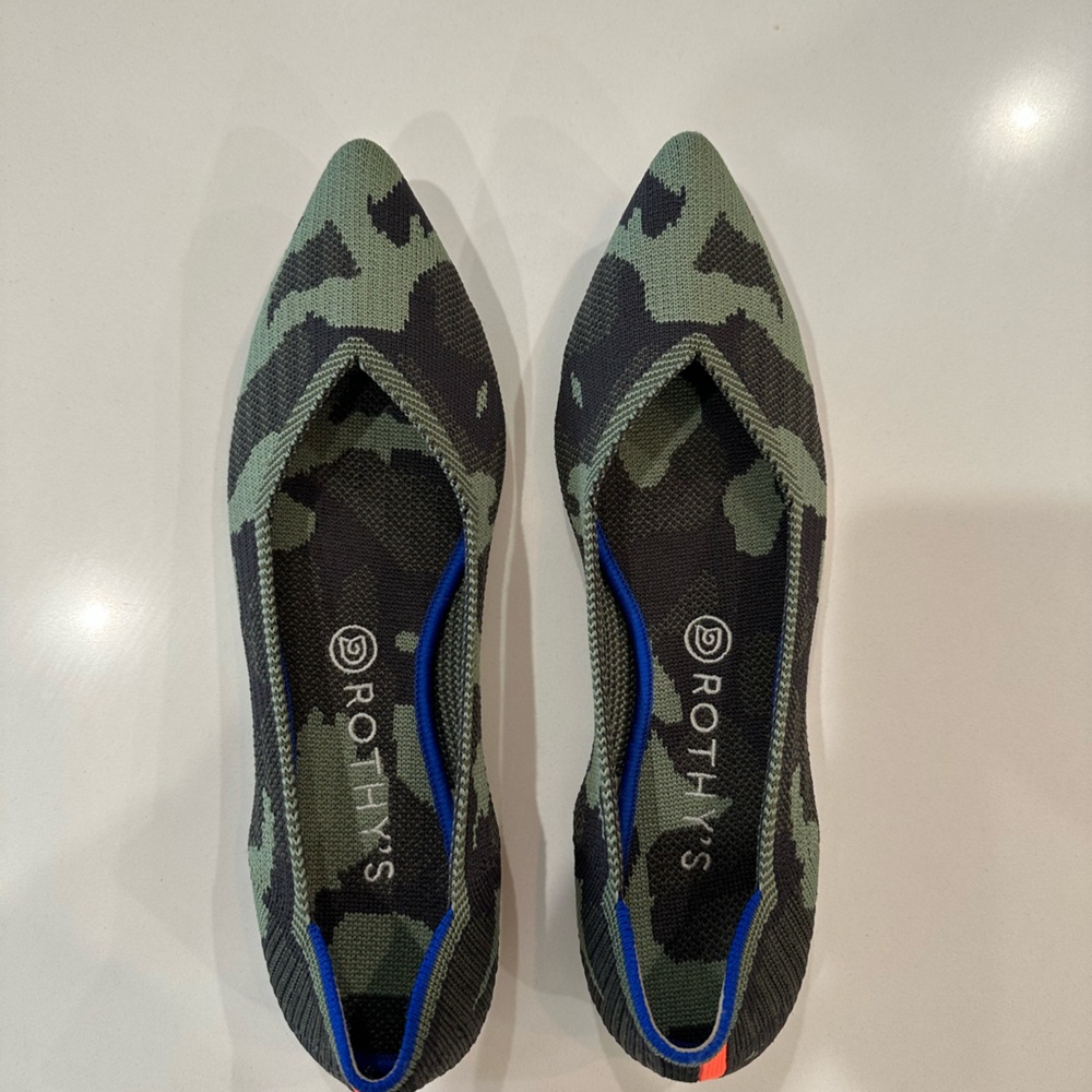 Women’s Rothy’s shoes